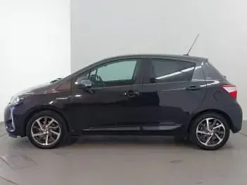 Used Toyota Yaris 100 HP (73 kW) 2020 Black Hatchback