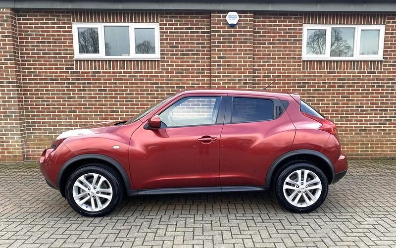 Used Nissan Juke Tekna 2011 Red SUV