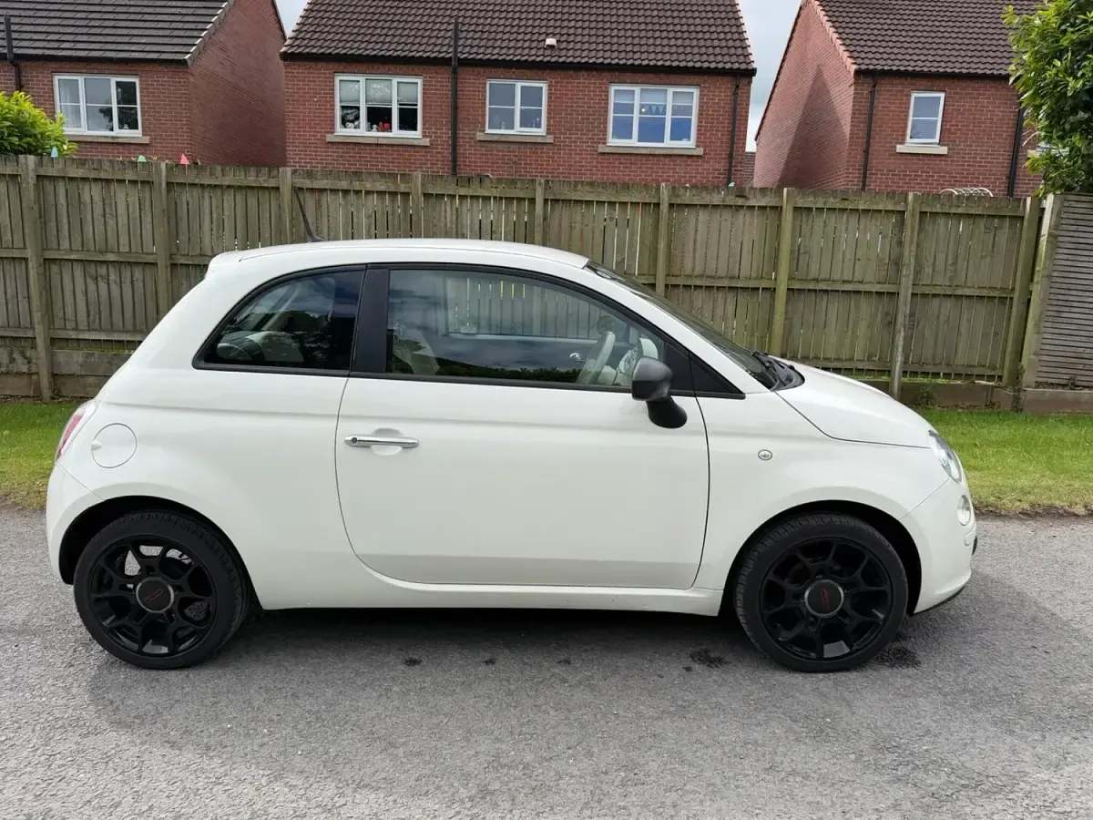 Used Fiat 500 Pop 69 HP (50 kW) 2012 White Hatchback