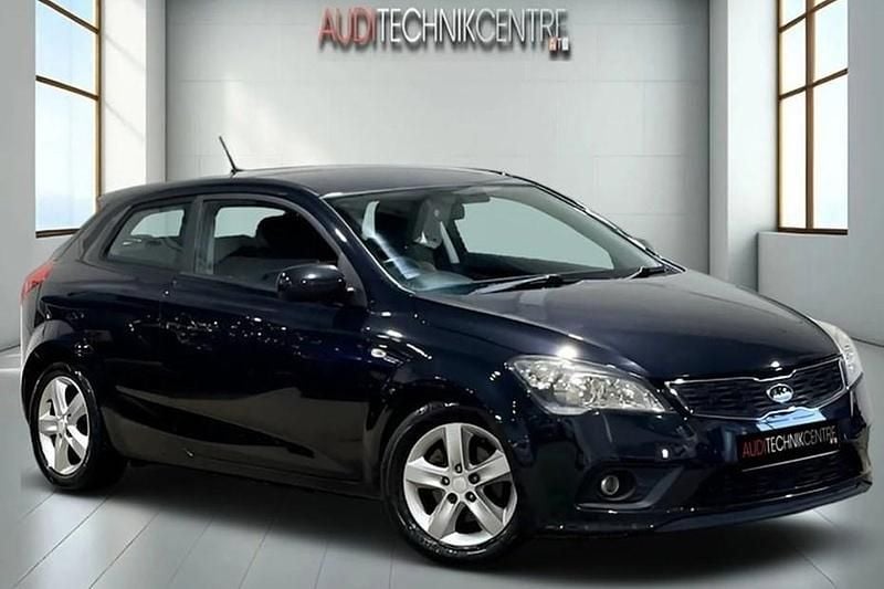 Used Kia ProCeed 89 HP (65 kW) 2012 Black Hatchback