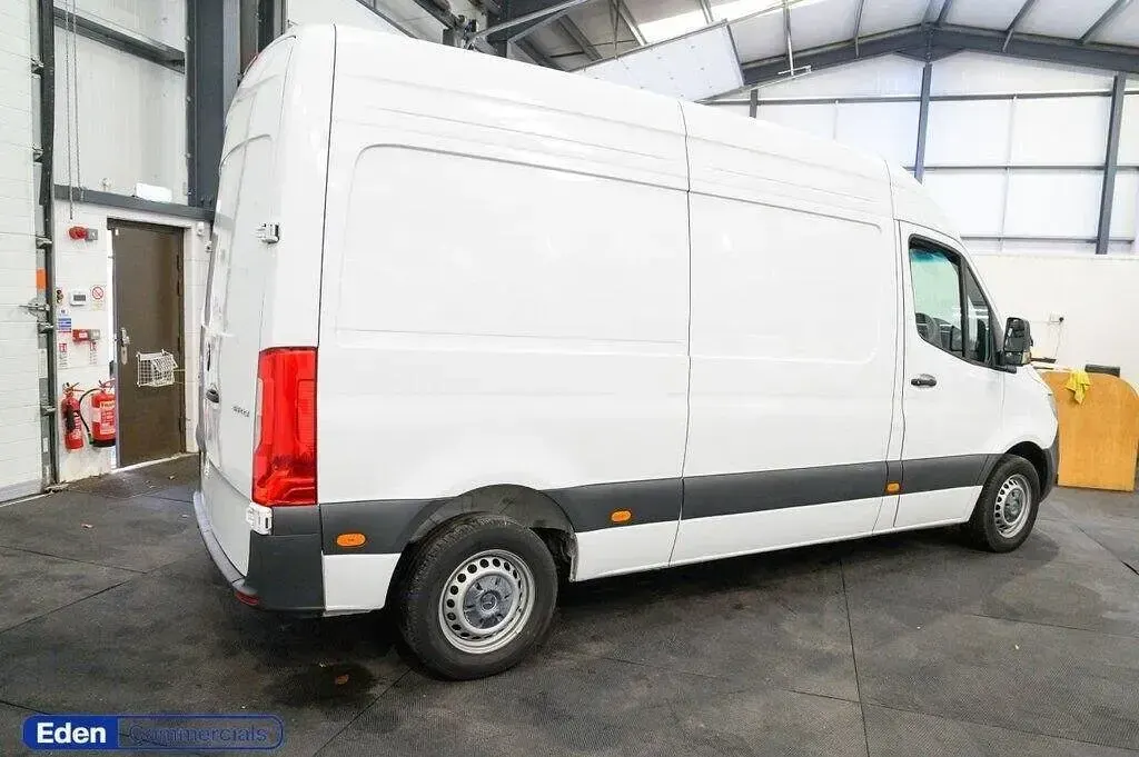 Used Mercedes Sprinter Premium 150 HP (110 kW) 2024 White Van