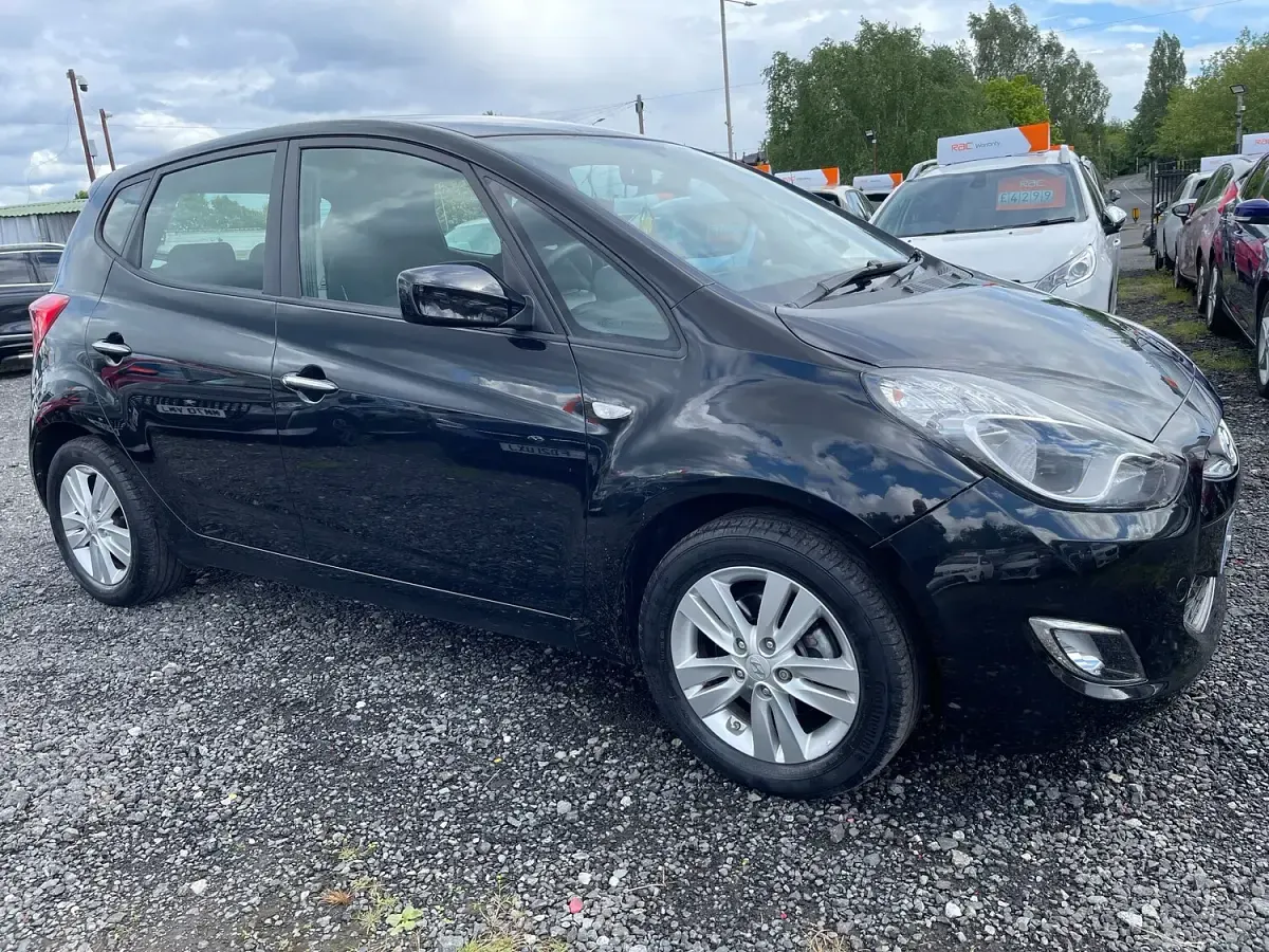 Used Hyundai ix20 Active 123 HP (90 kW) 2016 Black Hatchback