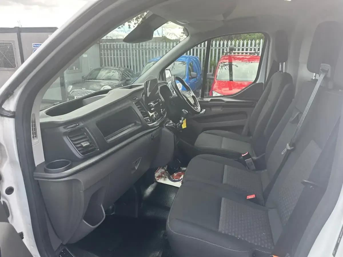 Used Ford Transit Custom Trend 105 HP (77 kW) 2021 White Van