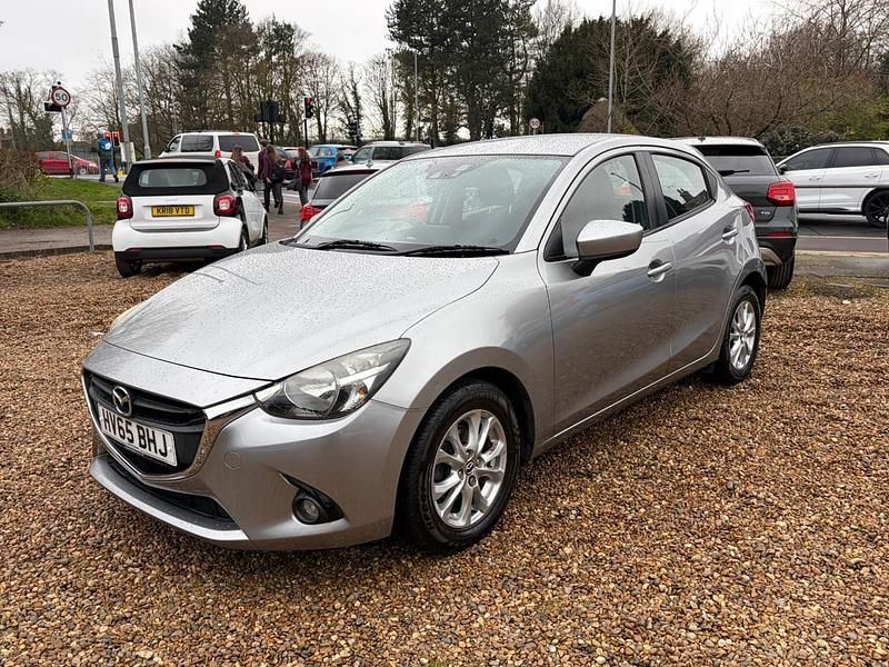 Używany Mazda 2 90 KM (66 kW) 2015 Srebrny Hatchback
