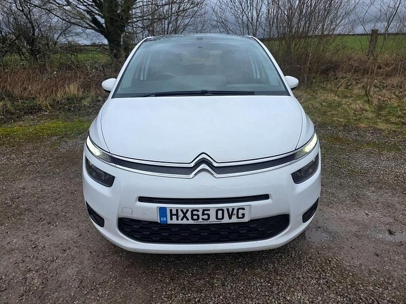 Used Citroën Grand C4 Picasso VTR Sport 100 HP (73 kW) 2015 White MPV