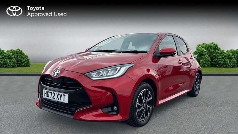 Used Toyota Yaris Hybrid Design 116 HP (85 kW) 2023 Scarlet flare Hatchback