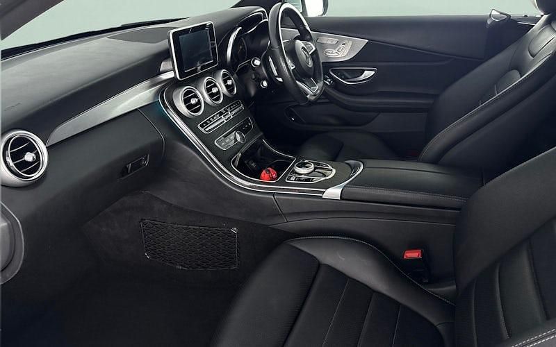 Used Mercedes C220 AMG Line Premium 170 HP (125 kW) 2018 Silver Coupe