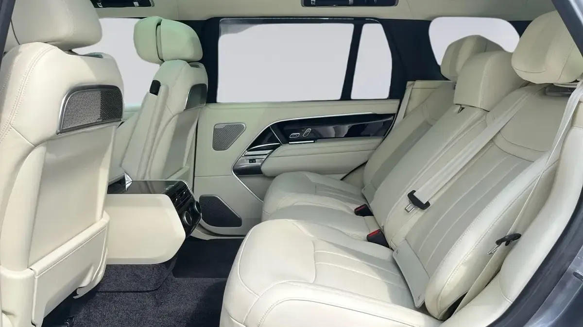 Used Land Rover Range Rover Autobiography 2025 Eiger grey SUV