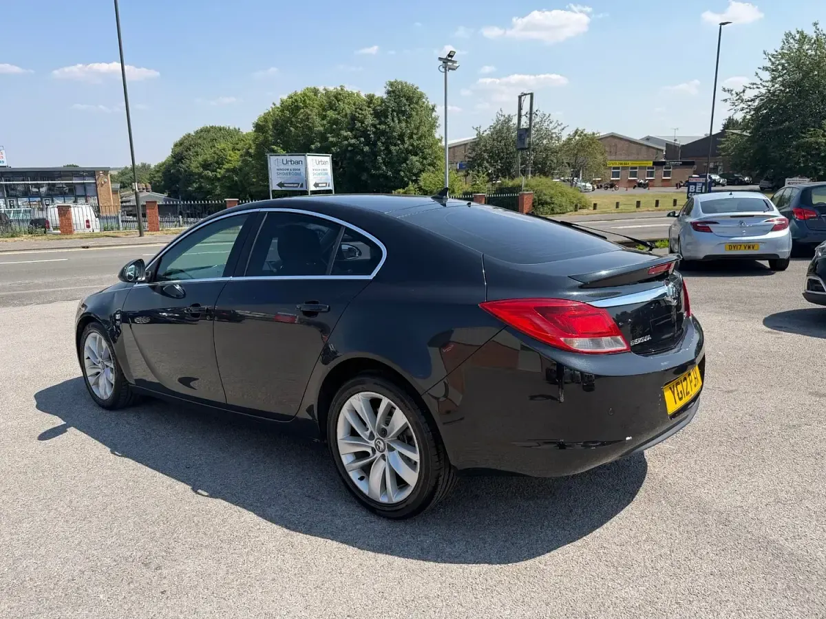 Used Vauxhall Insignia SRi 160 HP (117 kW) 2012 Black Hatchback
