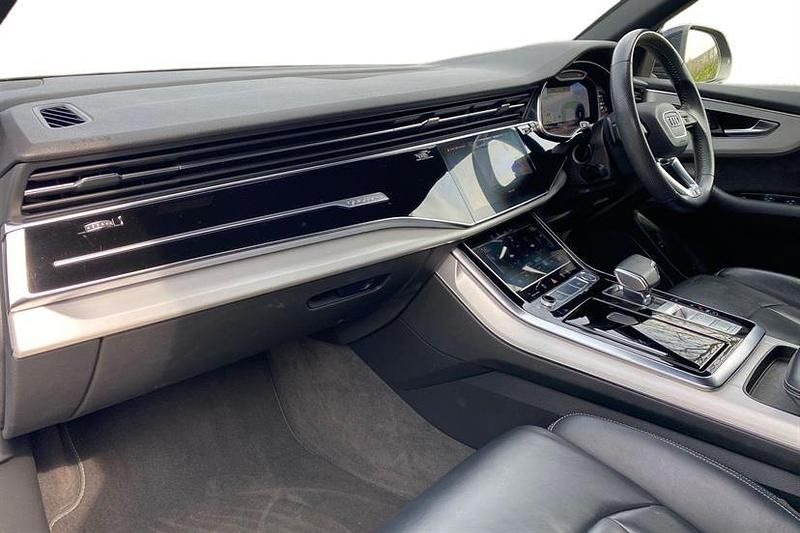 Used Audi Q8 S-Line 286 HP (210 kW) 2020 Dragon orange SUV