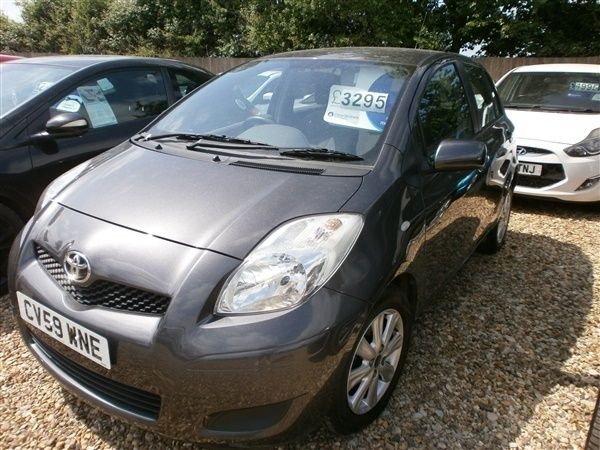 Grey Used 2009 Toyota Yaris Hatchback | £3,295 (A bit pricey) - Image 1/1