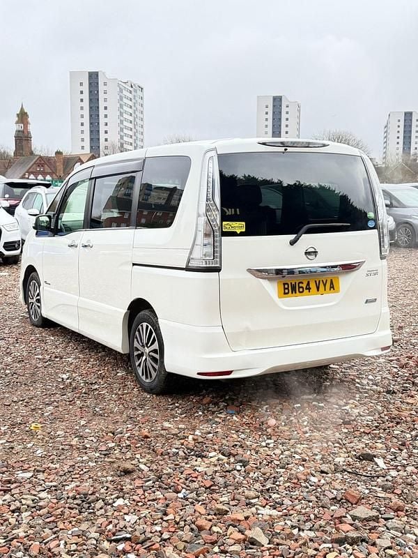 Used Nissan Serena 2014 White MPV