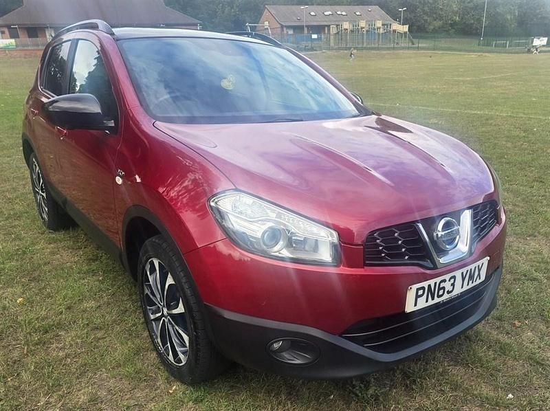 Red Used 2013 Nissan Qashqai 360º SUV | £3,490 (Good price) - Image 1/4
