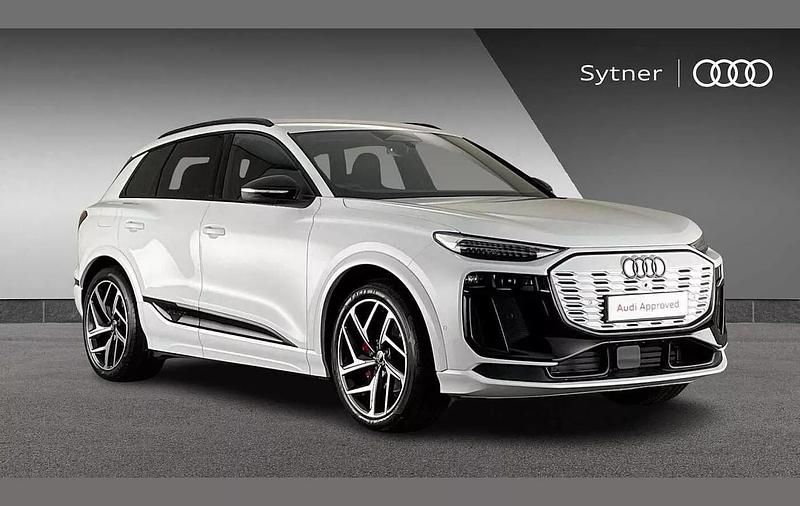 White Used 2024 Audi Q6 e-tron Advanced SUV | £53,500 (Super price) - Image 1/4