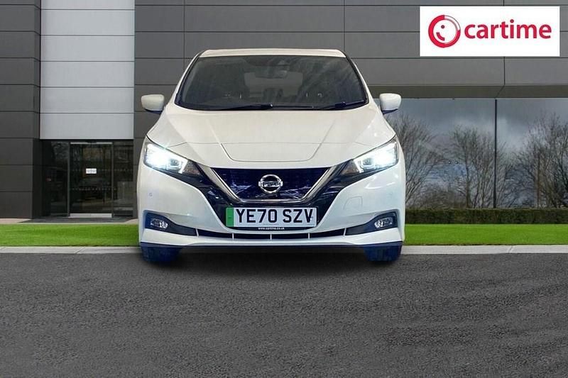 Begagnad Nissan Leaf N-TEC 160 kW (218 HK) 2020 Vit Halvkombi