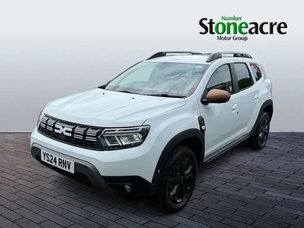 Used Dacia Duster Extreme 98 HP (72 kW) 2024 White SUV