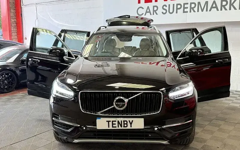 Used Volvo XC90 Momentum 407 HP (299 kW) 2016 Black SUV