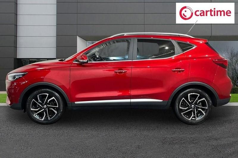 Used MG ZS Exclusive 111 HP (81 kW) 2023 Red Hatchback