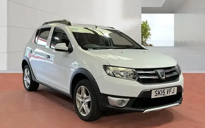 Used Dacia Sandero Lauréate 90 HP (66 kW) 2014 Hatchback