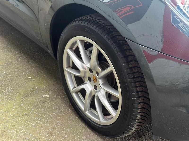 Used Porsche Macan 258 HP (189 kW) 2016 Grey SUV