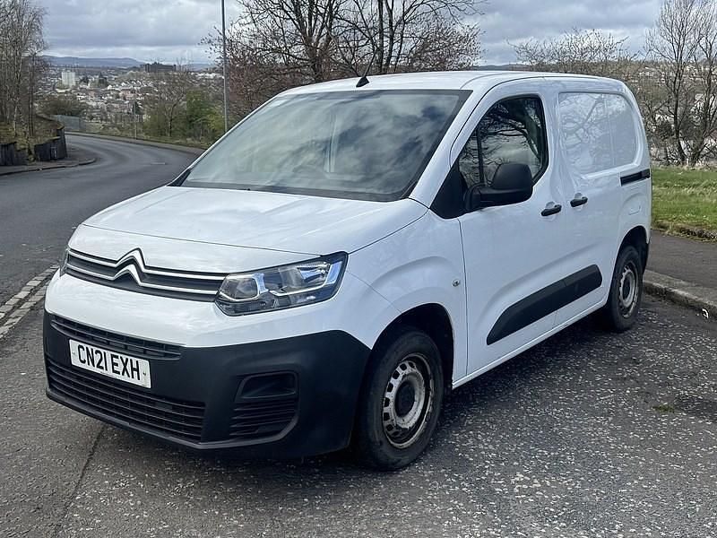 Used Citroën Berlingo 75 HP (55 kW) 2021 White MPV