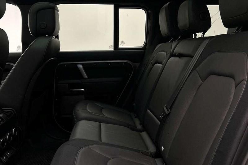 Usado Land Rover Defender HSE Dynamic 296 HP (217 kW) 2023 Cinzento SUV