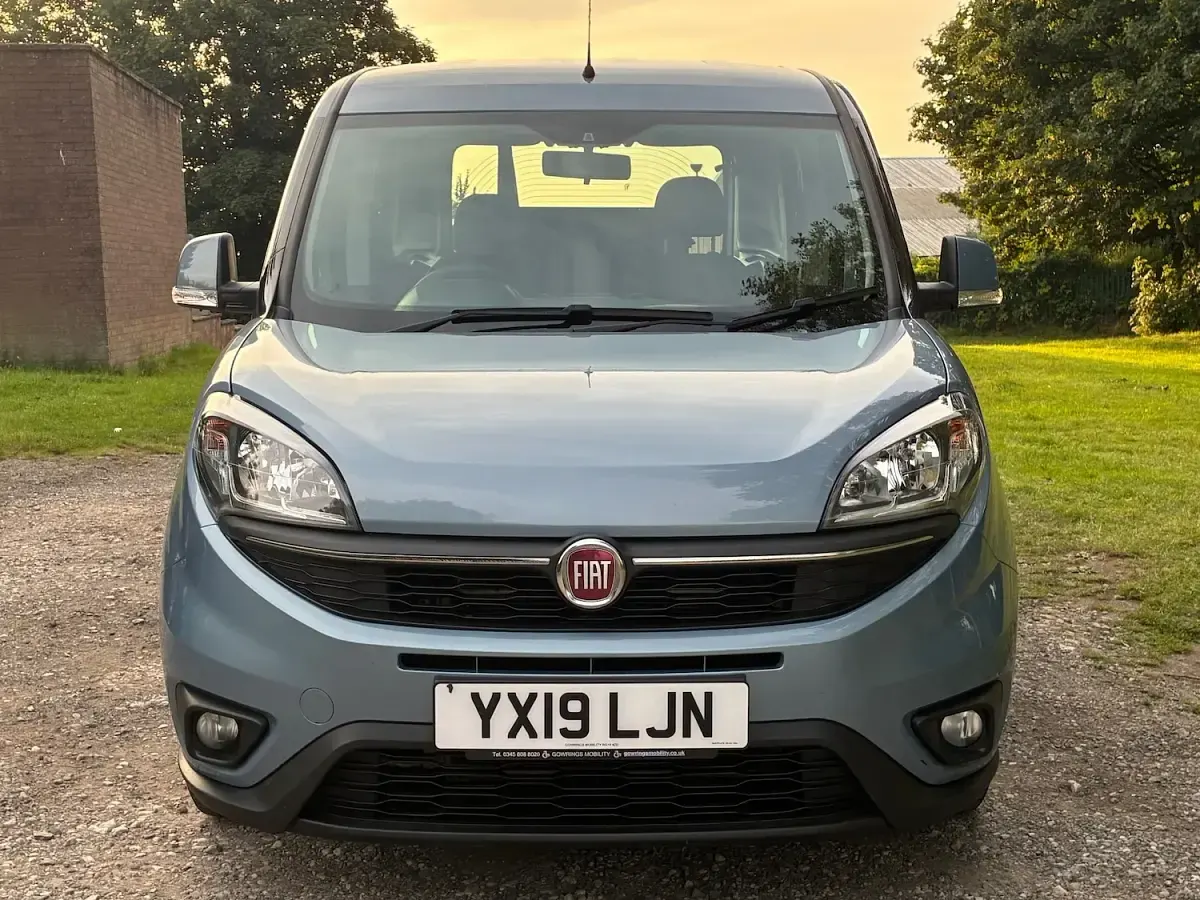 Used Fiat Doblò 95 HP (69 kW) 2019 Blue MPV