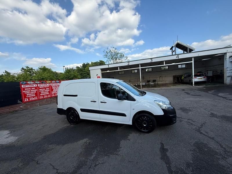 Used Peugeot Partner S 2018 White MPV