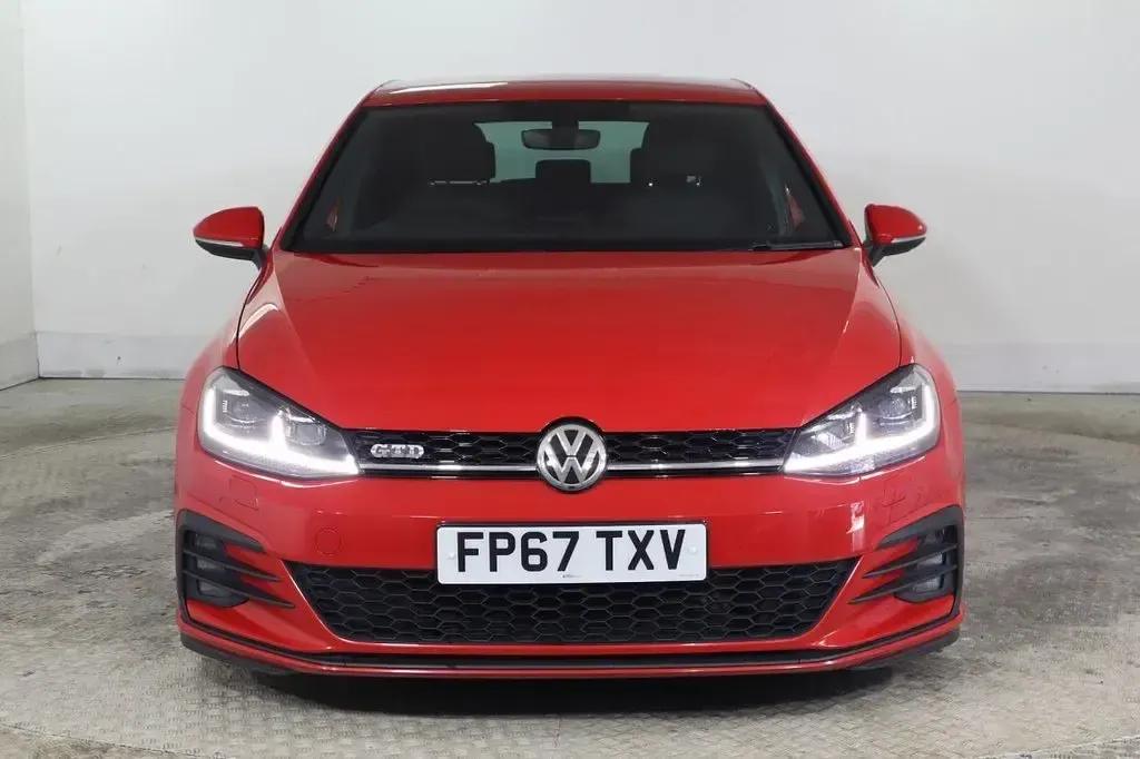 Used VW Golf VII GTD 184 HP (135 kW) 2017 Red Hatchback