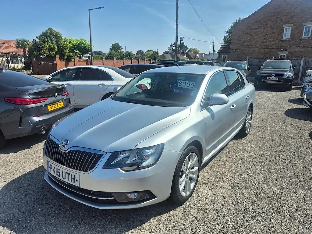 Used Skoda Superb SE 140 HP (102 kW) 2015 Silver Hatchback
