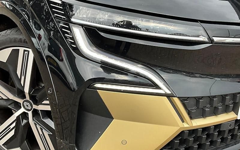 Used Renault Megane E-Tech Iconic 160 kW (218 HP) 2023 Hatchback