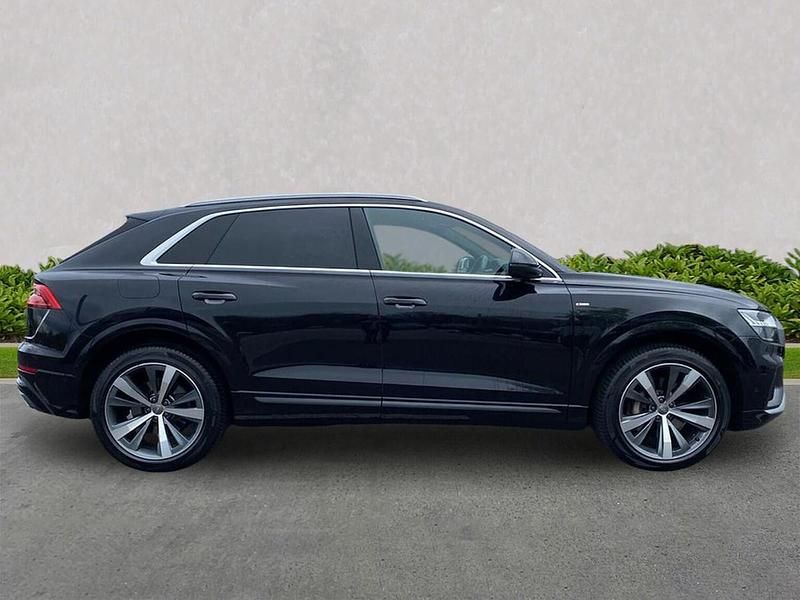 Used Audi Q8 Comfort 281 HP (206 kW) 2021 Black SUV