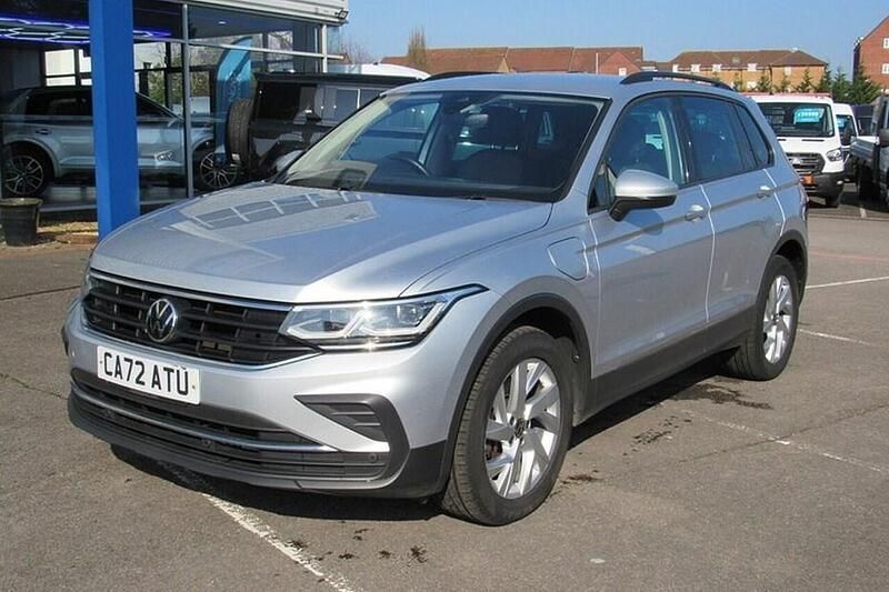 Usado VW Tiguan Life 245 HP (180 kW) 2022 Prateado SUV