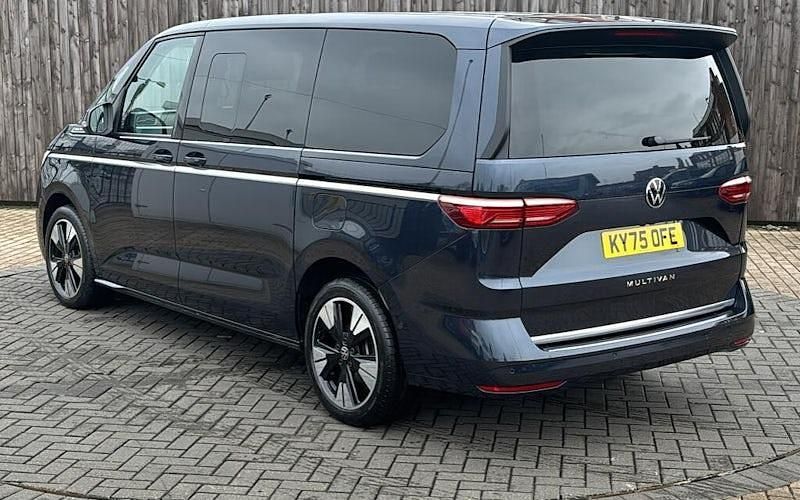 Used VW Multivan Style 150 HP (110 kW) 2025 Blue Van