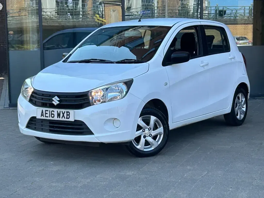 Used Suzuki Celerio SZ3 68 HP (50 kW) 2016 White Hatchback