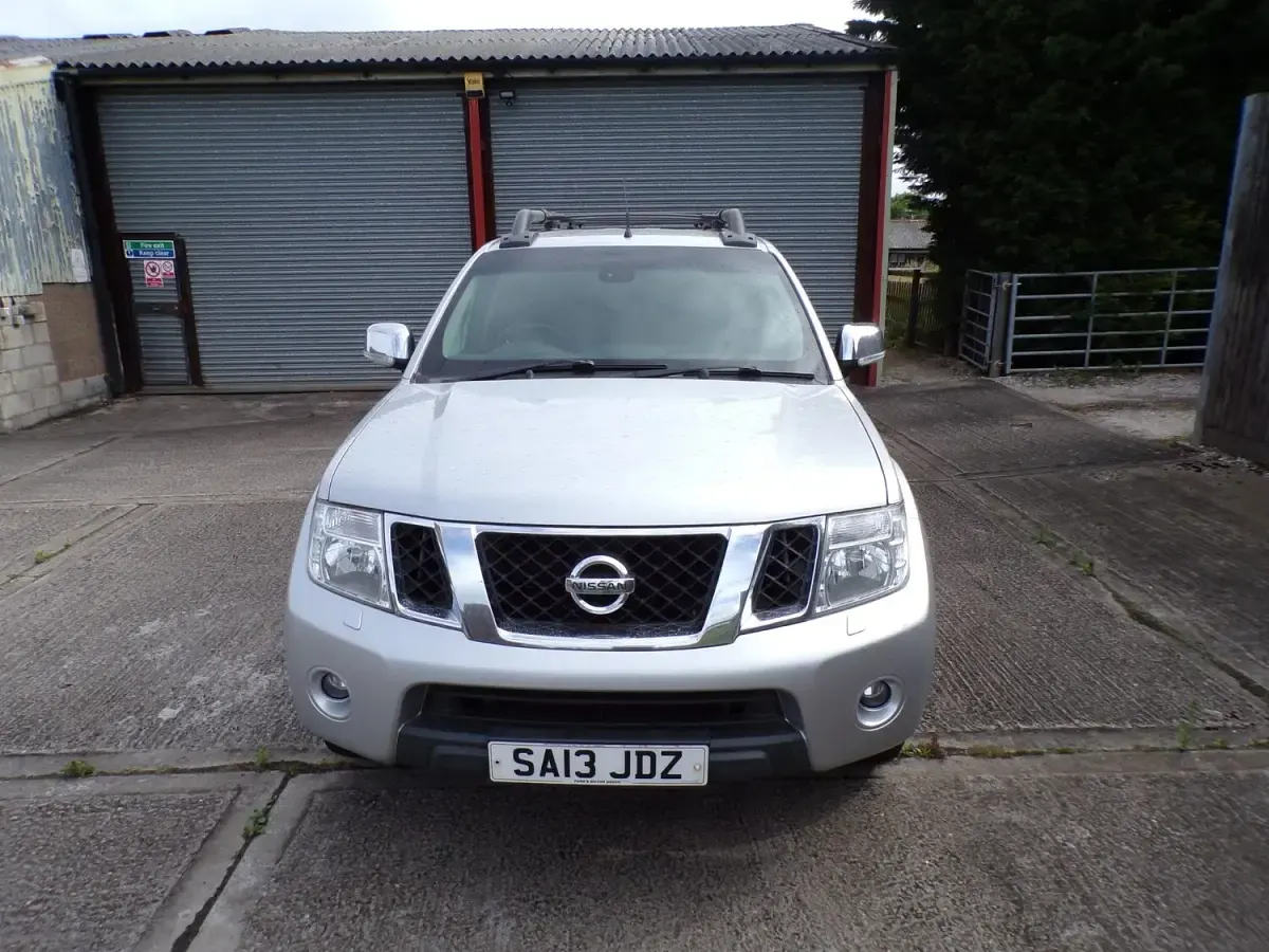 Used Nissan Navara Tekna 2013 Silver Pickup