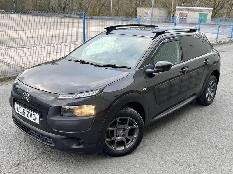 Used Citroën C4 Cactus Feel 100 HP (73 kW) 2015 Black Hatchback