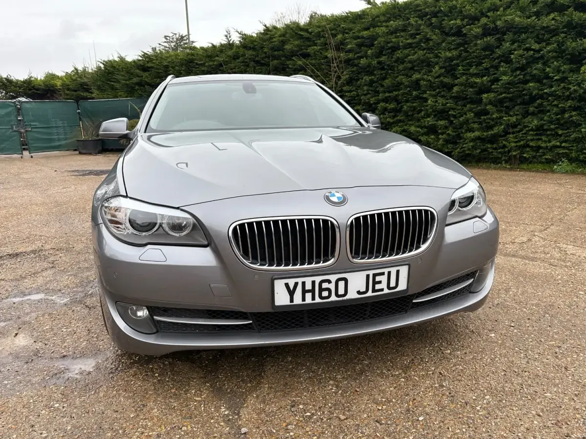 Begagnad BMW 520 2010 Grå Kombi