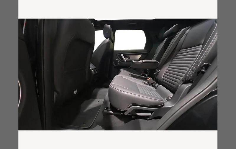 Used Land Rover Discovery Sport SE Dynamic 204 HP (150 kW) 2025 Santorini black SUV