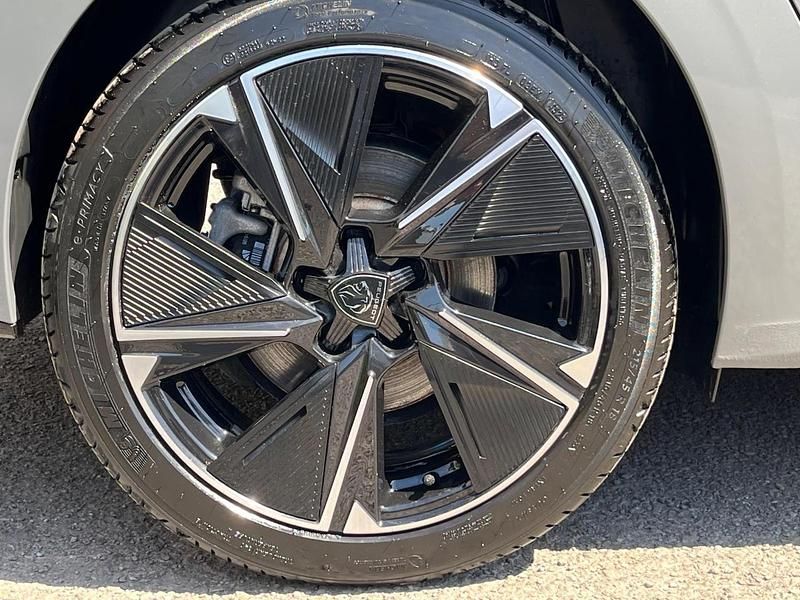 Usado Peugeot 308 GT 113 kW (154 HP) 2024 Cinzento Carrinha