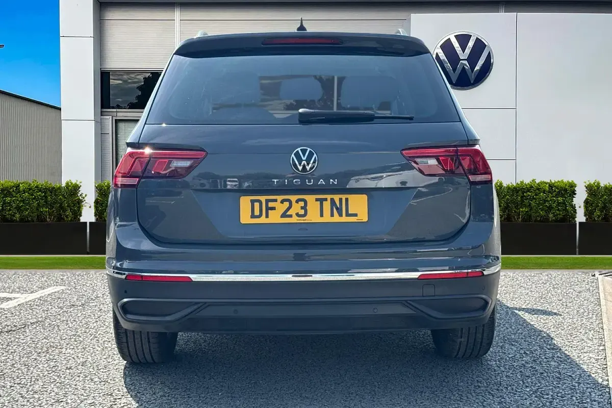 Used VW Tiguan Life 150 HP (110 kW) 2023 Grey SUV