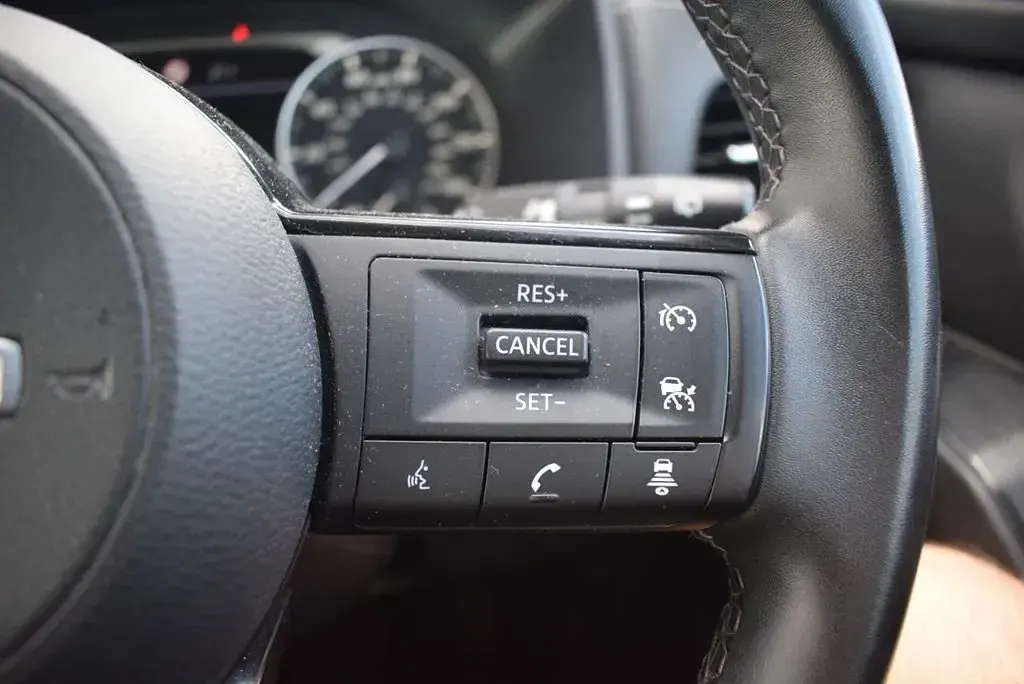 Used Nissan Qashqai Acenta Premium 190 HP (139 kW) 2023 Black SUV
