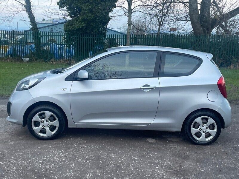 Used Kia Picanto 68 HP (50 kW) 2012 Silver Hatchback