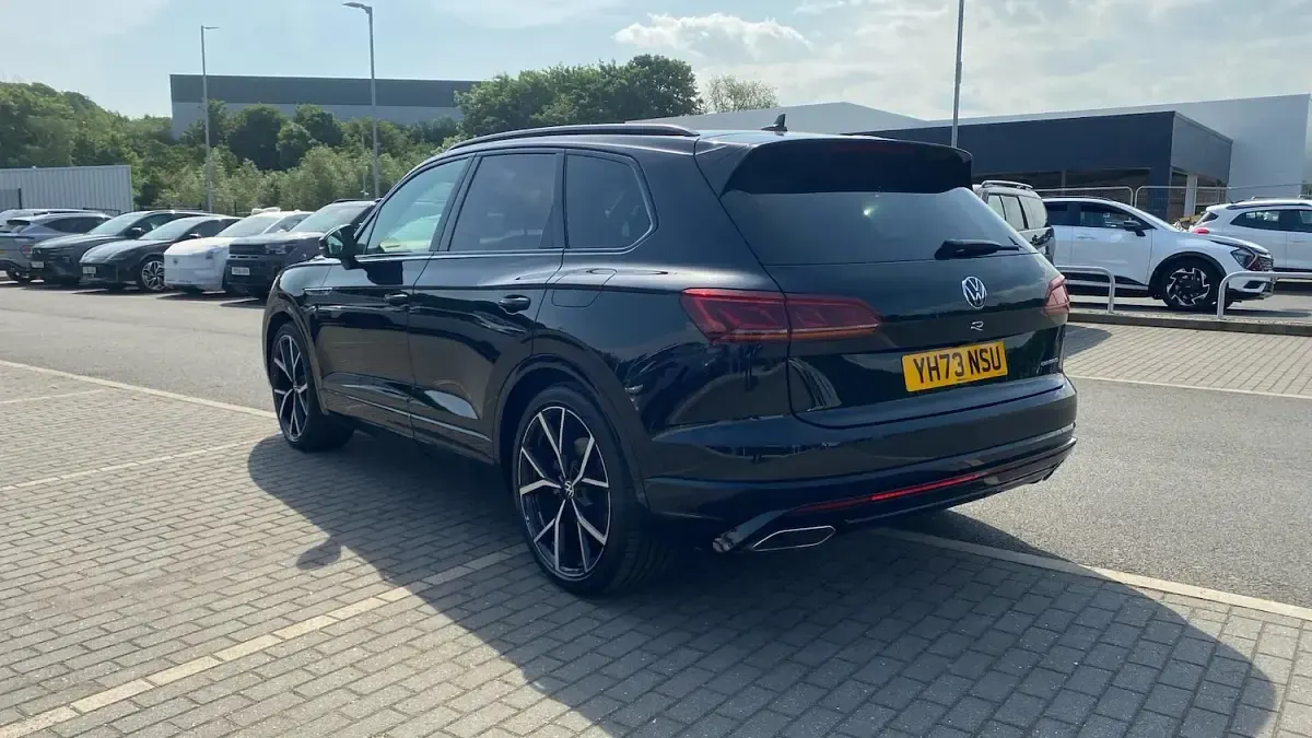 Used VW Touareg R 462 HP (339 kW) 2022 Black SUV