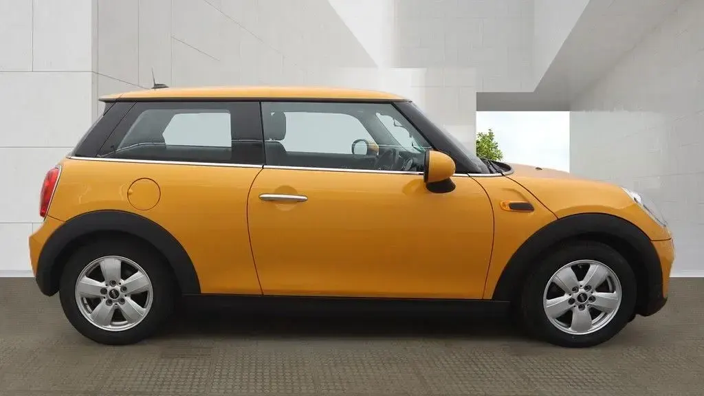 Used Mini ONE Hatch 102 HP (75 kW) 2015 Orange Hatchback