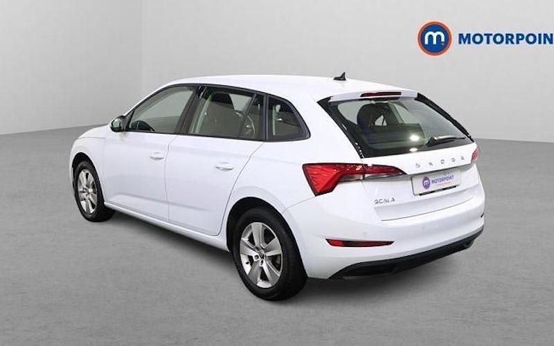 Used Skoda Scala SE 95 HP (69 kW) 2023 White Hatchback