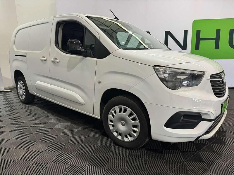 White Used 2023 Vauxhall Combo S MPV | £16,194 (Expensive) - Image 1/4