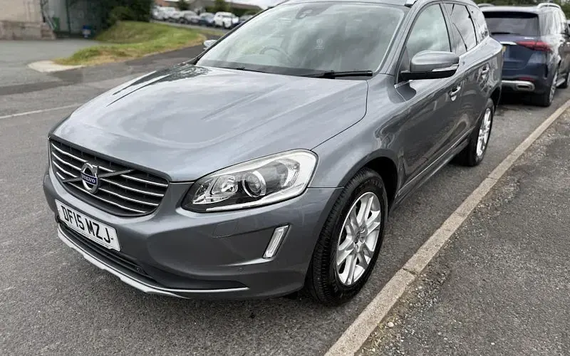 Used Volvo XC60 SE Lux 190 HP (139 kW) 2015 Grey SUV