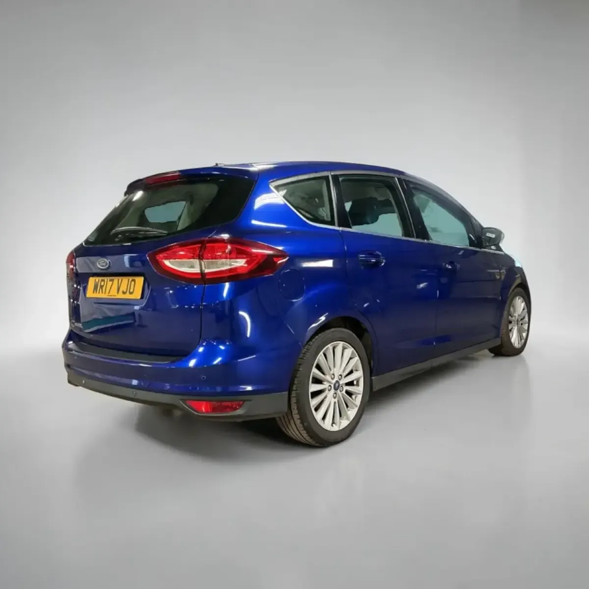 Used Ford C-MAX Titanium 2017 Blue MPV