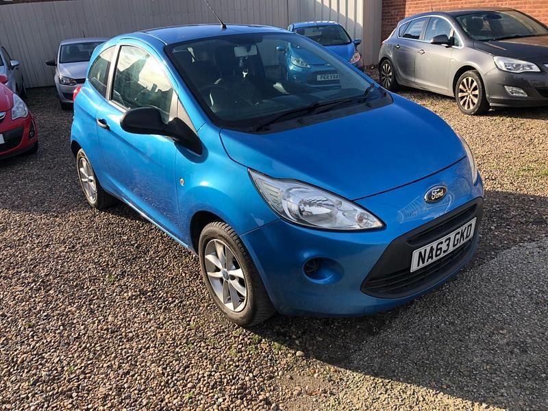 Używany Ford Ka Studio 69 KM (50 kW) 2014 Niebieski Hatchback